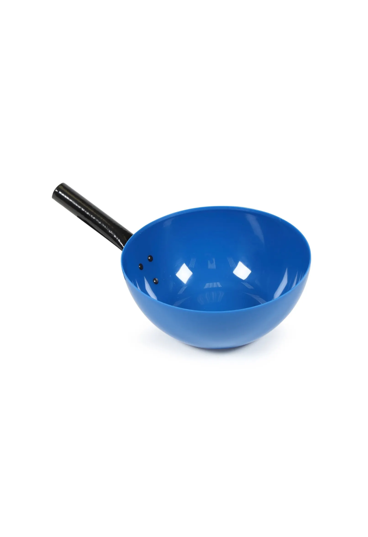 SHIRES feed measurer with metal handle