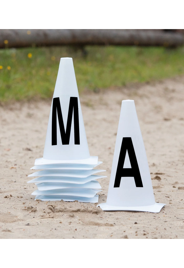 Letters on small square WALDHAUSEN 20x40m