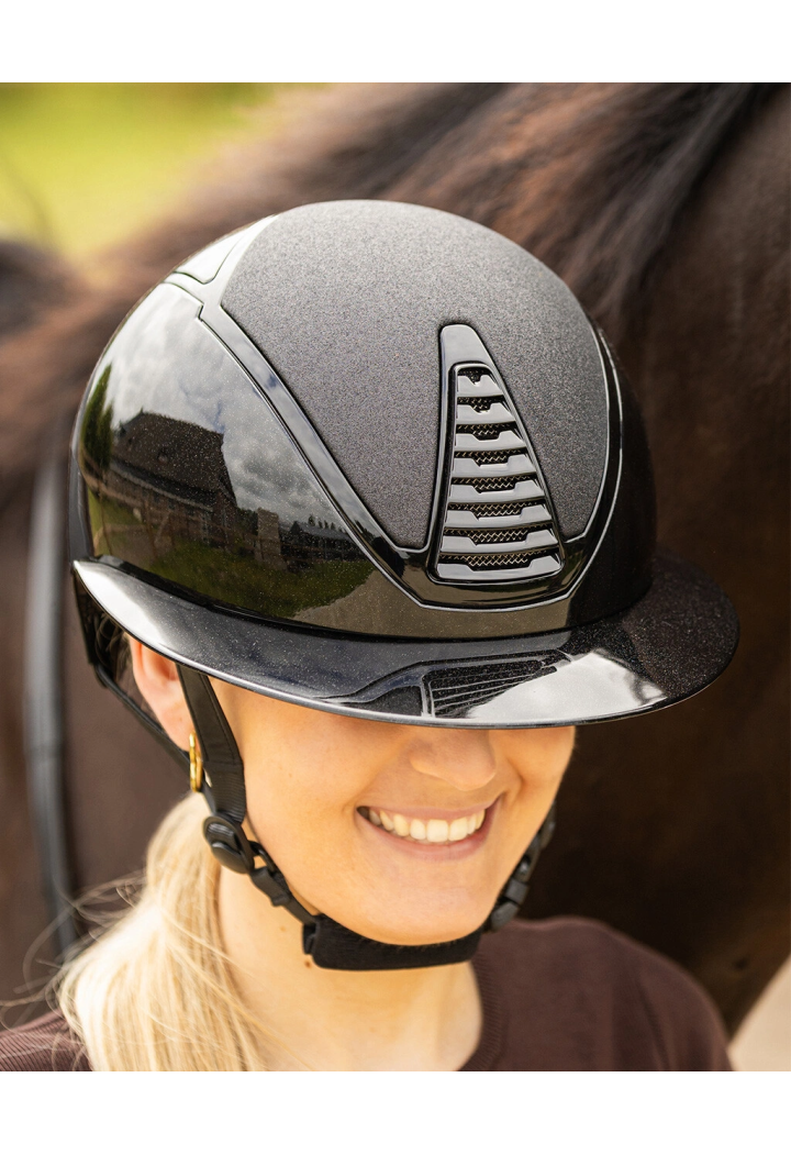 Jezdecká přilba QHP Glendale Polo Visor